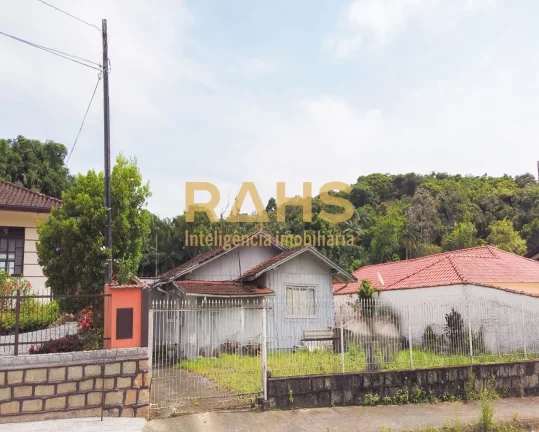 Imagem Extenso terreno localizado na Rua Cristóvão Colombo no bairro Floresta. Com ótima localização b...