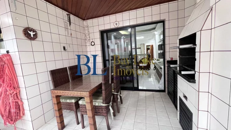 Frente Mar com Conforto– Mobiliado com Sacada Gourmet/ 3 quartos