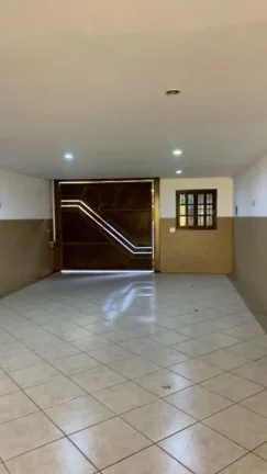 Imagem Sobrado com 3 dormitórios à venda, 250 m² por R$ 700.000,00 - Vila Santa Helena - Poá/SP