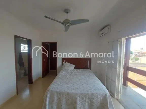 Imagem Excelente sobrado à venda no Bairro Jardim Chapadão, repleto de armários. A casa conta com três ...