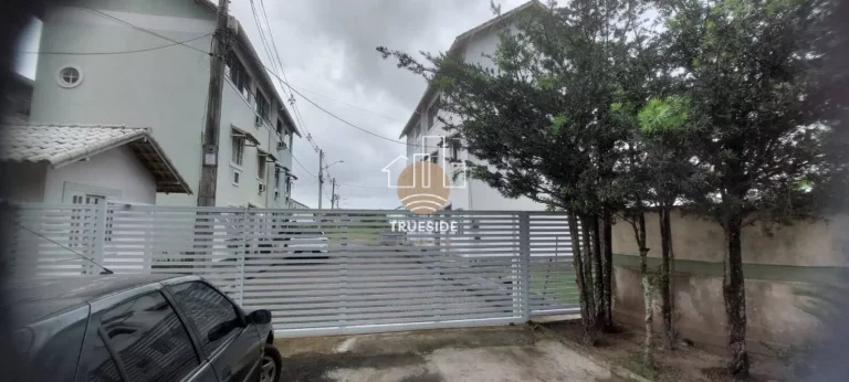 Imagem Casa Triplex com 5 Quartos — Vargem Pequena