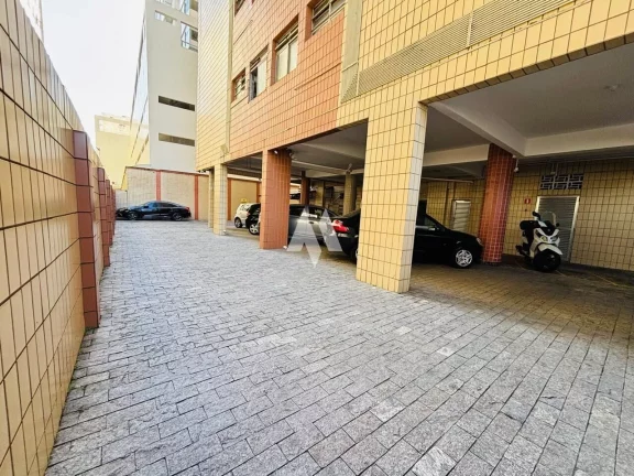 Imagem Kitnet totalmenmte reformada na quadra da praia