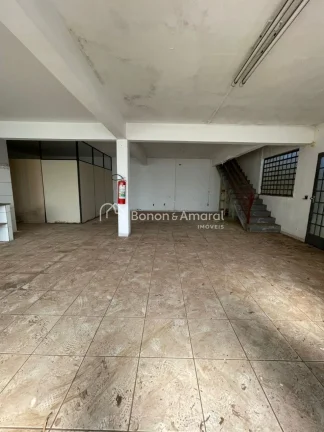 Imagem Galpão comercial com 526 m² de área construída, ideal para empresas que buscam um espaço amplo,...
