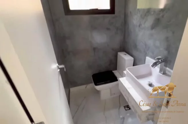 Imagem Linda Casa a Venda em Condomínio fechado em Campos do Jordão-SP
