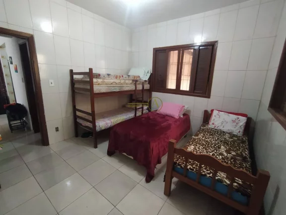 Imagem Casa Térrea, com 2 dorms e Edícula à venda em Peruíbe/SP