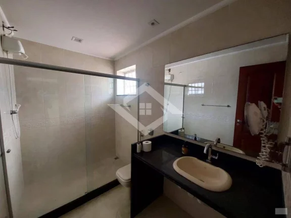Imagem Casa 5 qrtos (2 Suítes), 2 Salões. Cond. Parque dos Girassois, Campo Grande