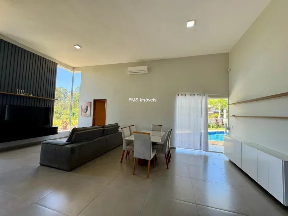 Imagem Casa com 4 suítes em condomínio em Porangaba - SP