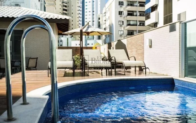Imagem Apartamento mobiliado e equipado com 3 suítes e vista mar