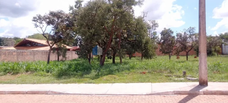 Imagem Lote em Condomínio Fechado para Venda em Brasília, Setor Habitacional Tororó (Jardim Botânico)