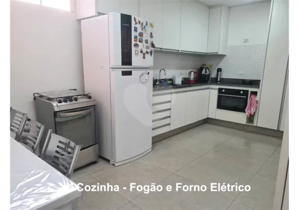 Imagem Casa à venda com 4 quartos, sendo 1 suíte, no condomínio Vila Panamericana, São Paulo - SP