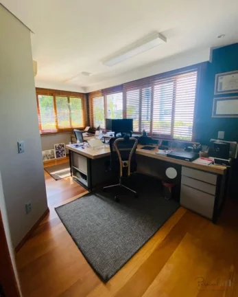 Imagem Essa casa incrível, tem uma identidade única, extremamente elegante, com muita luz e ventilação ...