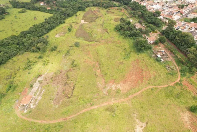 Imagem Vende uma area Residencial/comercial de 96.800 mil mts no Municipio de Tatui