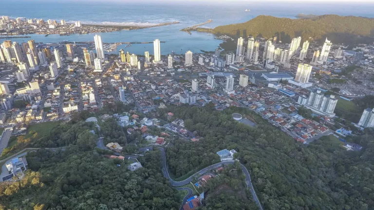 Imagem Terreno no Morro da Cruz no Bairro Fazenda em Itajaí