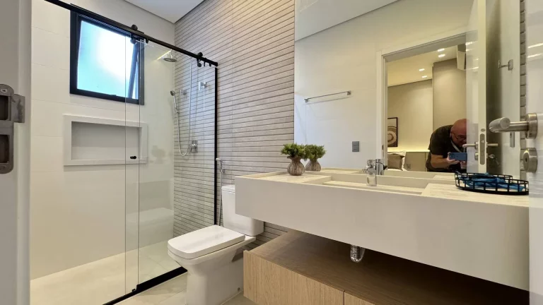 Imagem Residência Contemporânea de Luxo na Exclusiva Riviera de São Lourenço