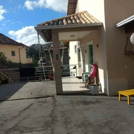 Imagem LINDA CASA PROXIMO AO CENTRO DE NOVA FRIBURGO.