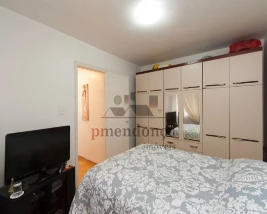 Imagem Apartamento com armários. Living, 1 dormitório, banheiro social, cozinha e área de serviço. 1 va...