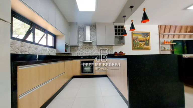 Imagem Casa à venda, 260 m² por R$ 1.000.000,00 - Pessegueiros - Teresópolis/RJ