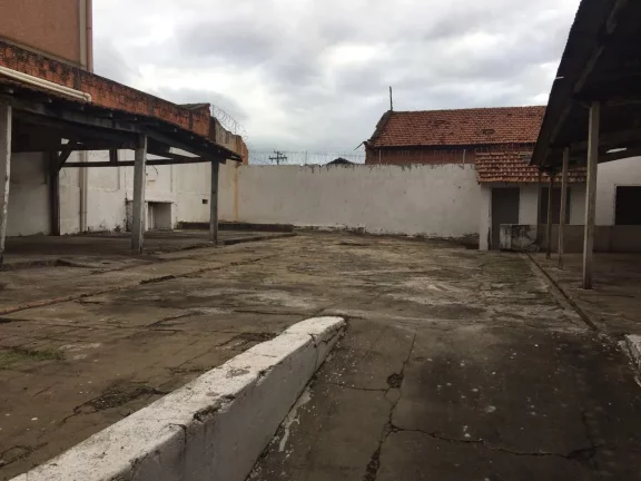 Imagem Barracão comercial com 853,80m2 de construção em terreno de 998,50m2 no centro de Limeira em exce...