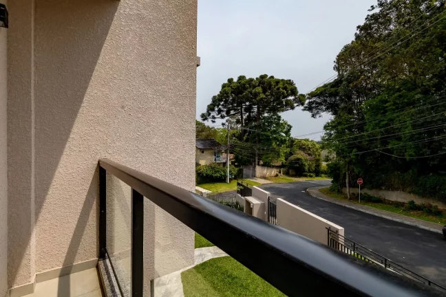 Imagem Sobrado com 3 Suítes, 2 vagas, churrasqueira à venda, 190 m² por R$ 1.304.680 - Vista Alegre - Curitiba/PR