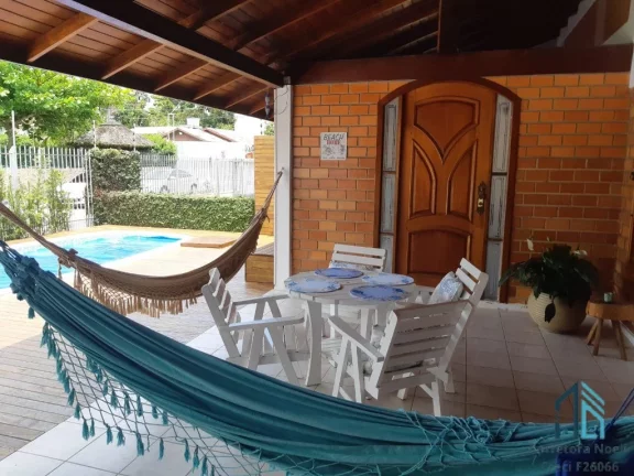 Imagem Casa a venda 04 quartos, 200 metros do Mar em Canasvieiras Florianópolis SC