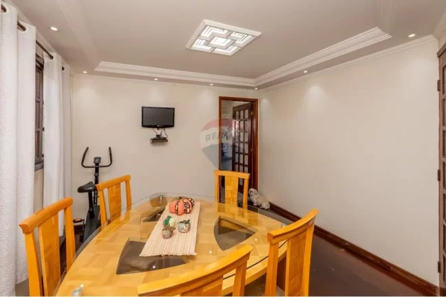 Imagem Casa a venda na Vila Marari 180m² 3 dormitórios 2 suítes, 4 Vagas Churrasqueira 5WC