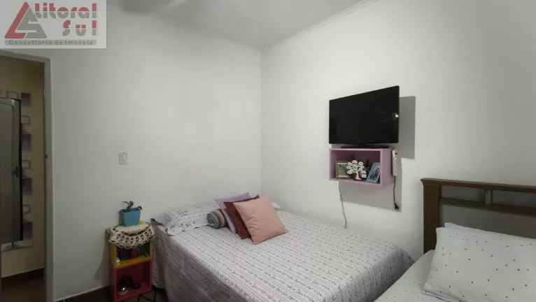 Imagem APARTAMENTO CANTO DO FORTE 01 DORMITÓRIO SALA COM 02 AMBIENTES BANHEIRO SOCIAL 01 VAGA DE GARAGEM 01 VAGA DE MOTO