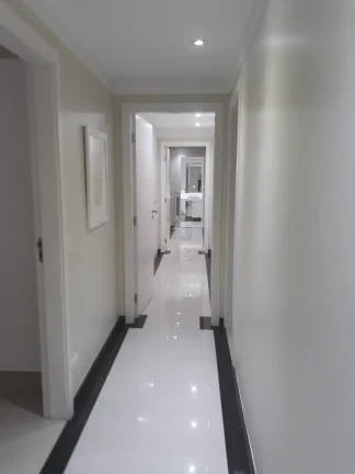 Imagem Apartamento 250 M², 3 Quartos, 3 Suítes, 5 Banheiros, 4 Vagas, Varanda, Lavabo, Piscina, Academia, Brinquedoteca, Quadra, Playground, Brinquedoteca.