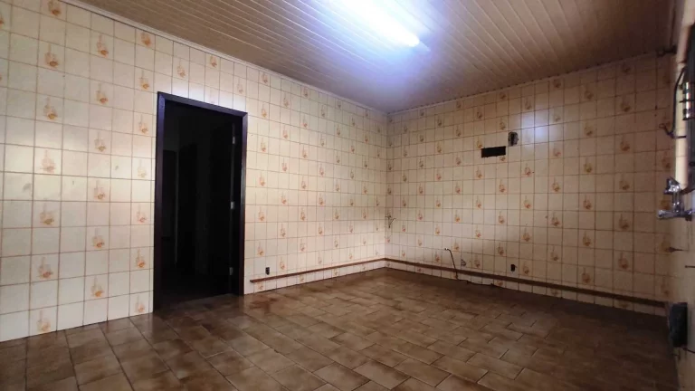 Imagem Casa com 320m2 e terreno com 1.016m2 na Vila Bancária, Campo Largo/PR