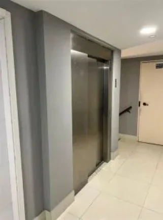 Imagem Sala Comercial para Venda em Rio de Janeiro, Recreio dos Bandeirantes, 1 banheiro, 1 vaga
