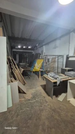 Imagem Galpão comercial/industrial com excelente estrutura e frente imponente.