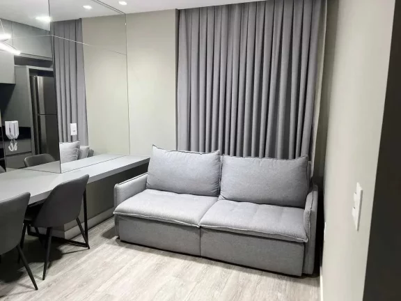 Imagem Flat mobiliado com 1 dormitório e 1 vaga de garagem em Itapema/SC