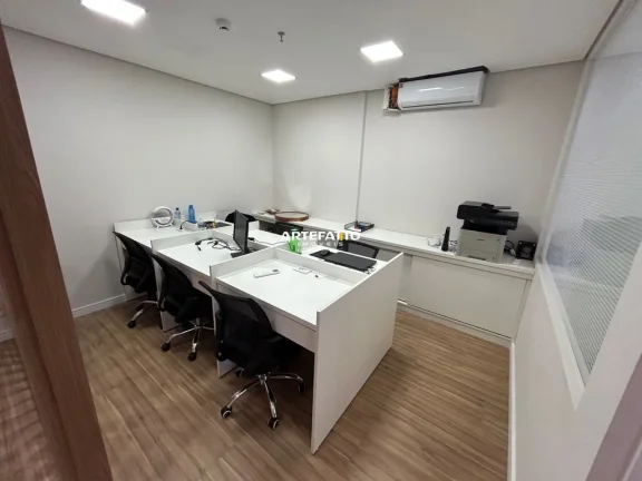 Imagem Maravilhosa Sala Comercial – 45m2 | Totalmente Mobiliada e Pronta para Uso