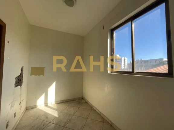 Imagem Apartamento com área privativa de 205,840 m², localizado no bairro Bucarein, possuindo 2 vagas de ...