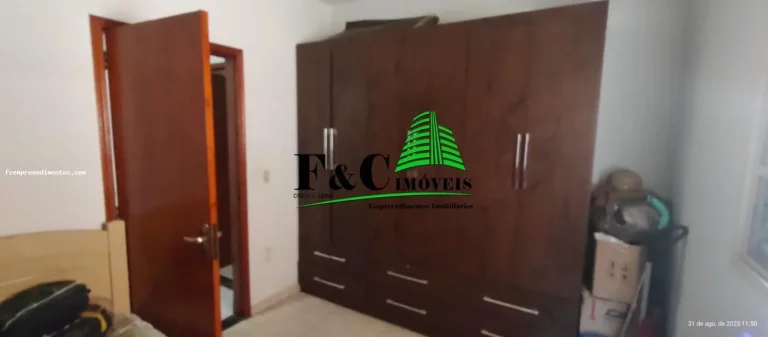 Imagem Casa para Venda em Araras, Parque das Árvores, 5 dormitórios, 1 suíte, 2 banheiros, 2 vagas