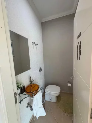 Imagem Casa ampla com 3 dormitórios e 2 vagas de garagem em Jaraguá do Sul/SC