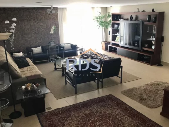 Imagem Vende um luxuoso e confortável apartamento Garden duplex com 540m² de área útil, no piso superior tem 3 suítes