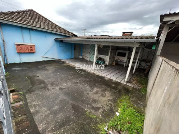 Ponto comercial em esquina movimentada de Santa Maria