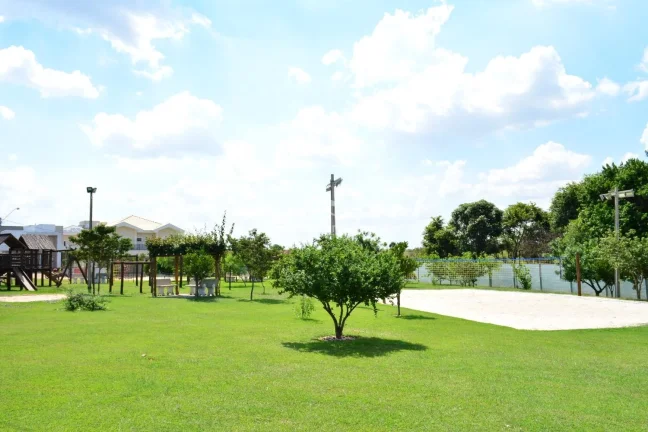 Imagem Terreno no Condomínio Terras do Cancioneiro

Terreno com topografia relativamente plana (390 m²), ...