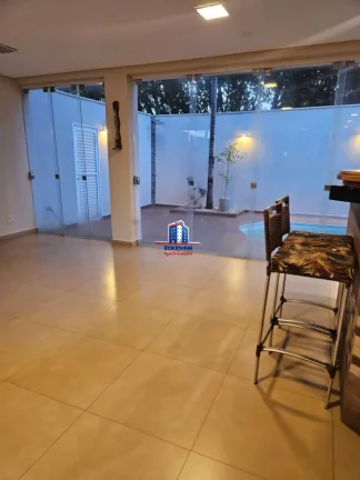 Imagem Casa no Village Damha II com 3 suítes e piscina