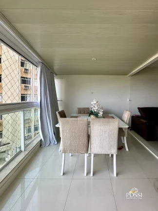 Imagem Residência de 3 Quartos com Vista para o Mar e o Morro do Moreno na Praia da Costa