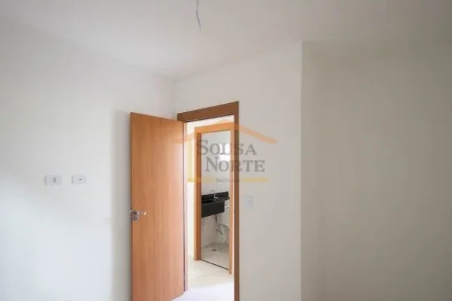 Imagem Apartamento com 33,70m², dispõe de 2 dormitórios, 1 banheiro, sala dois ambientes, cozinha com ga...