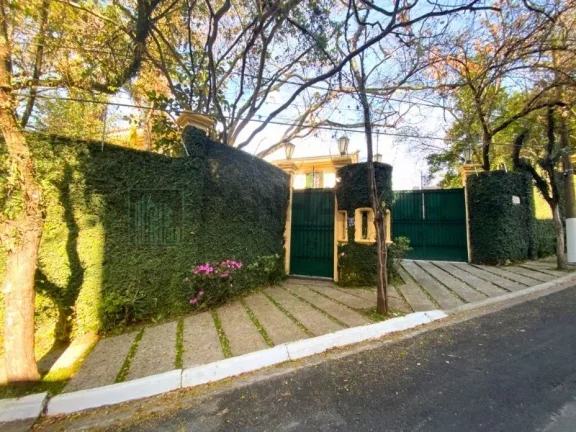 Imagem Imponente Residência de Alto Padrão no Morumbi: 5 Quartos, 5 Suítes, 6 Salas, 8 Banheiros, 10 Vagas de Garagem e 1.100m² de Área.