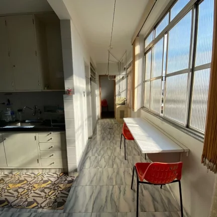 Imagem Apartamento à Venda em Piracicaba, Centro. Ótima localização. Com 2 dormitórios, Banheiro socia...