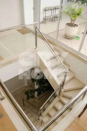 Imagem Cobertura espetacular em Moema Pássaros, fora de rota, em rua tranquila, arborizada, próximo a tod...