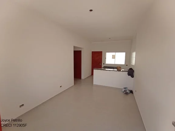 Imagem Vende-se Casa NOVA a 2100m da Praia em Peruíbe.