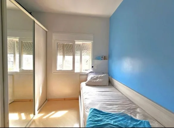 Imagem Casa200m² 4 dormitórios 2 suítes 4 vagas à venda, por R$ 950.000 Granja Viana - SP