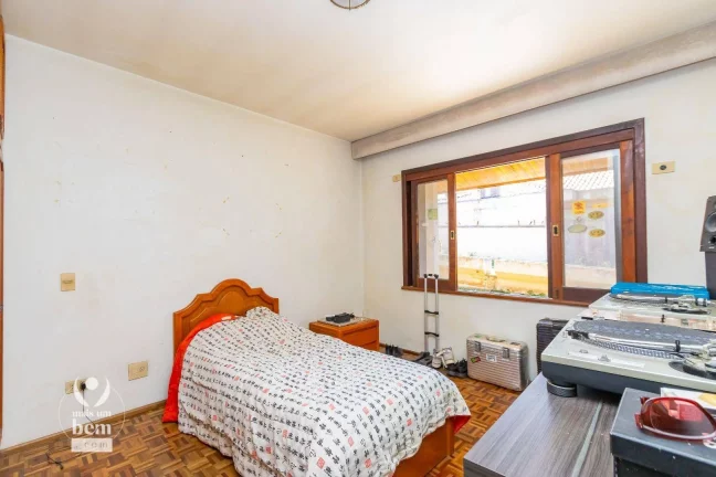 Imagem Casa Térrea averbada com 4 quartos à venda, 377 m² por R$ 1.690.000 - Capão da Imbuia - Curitiba/PR