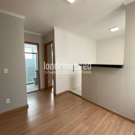 Imagem Apartamento no Spazio La Traviata com 2 dormitórios, sala, cozinha, banheiro, 1 vaga de carro e 1 de moto, condomínio acessível em torno de R$350!