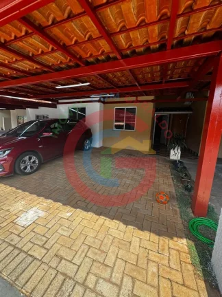 Imagem Casa térrea em condomínio. 2 quartos com 2 vagas.