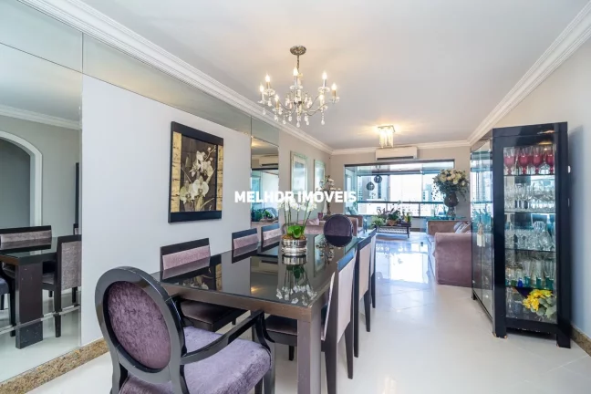 Imagem Cobertura Duplex com 4 Suítes á venda no centro de Balneário Camboriú.